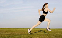 晚上跑步减肥还是早上 晚上跑步后饿了可以吃东